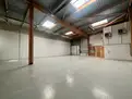 logistics - Activités / Bureaux À Louer - gallery thumbnail - 3