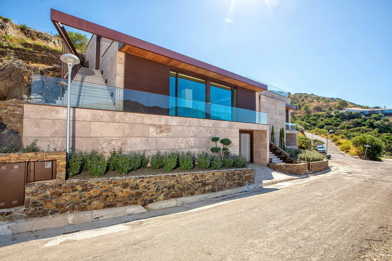 living - Casa / villa de 420m² en venta en El Port de la Selva - gallery - 4