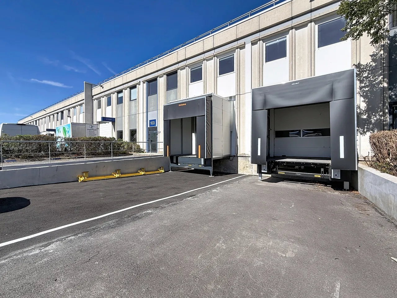 logistics - Warehouse / Offices For Rent - gallery - 2