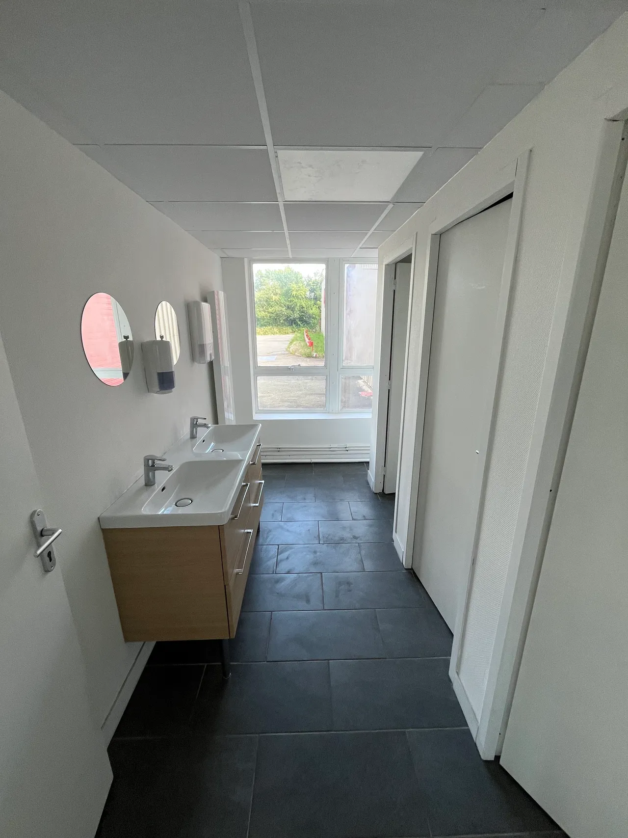 logistics - Activités / Bureaux À Louer - gallery - 2