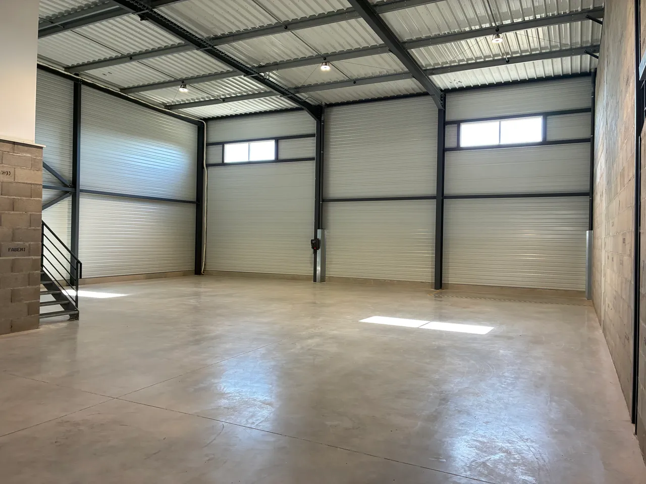 logistics - Light Industrial Premises / Offices For Rent - gallery - 5