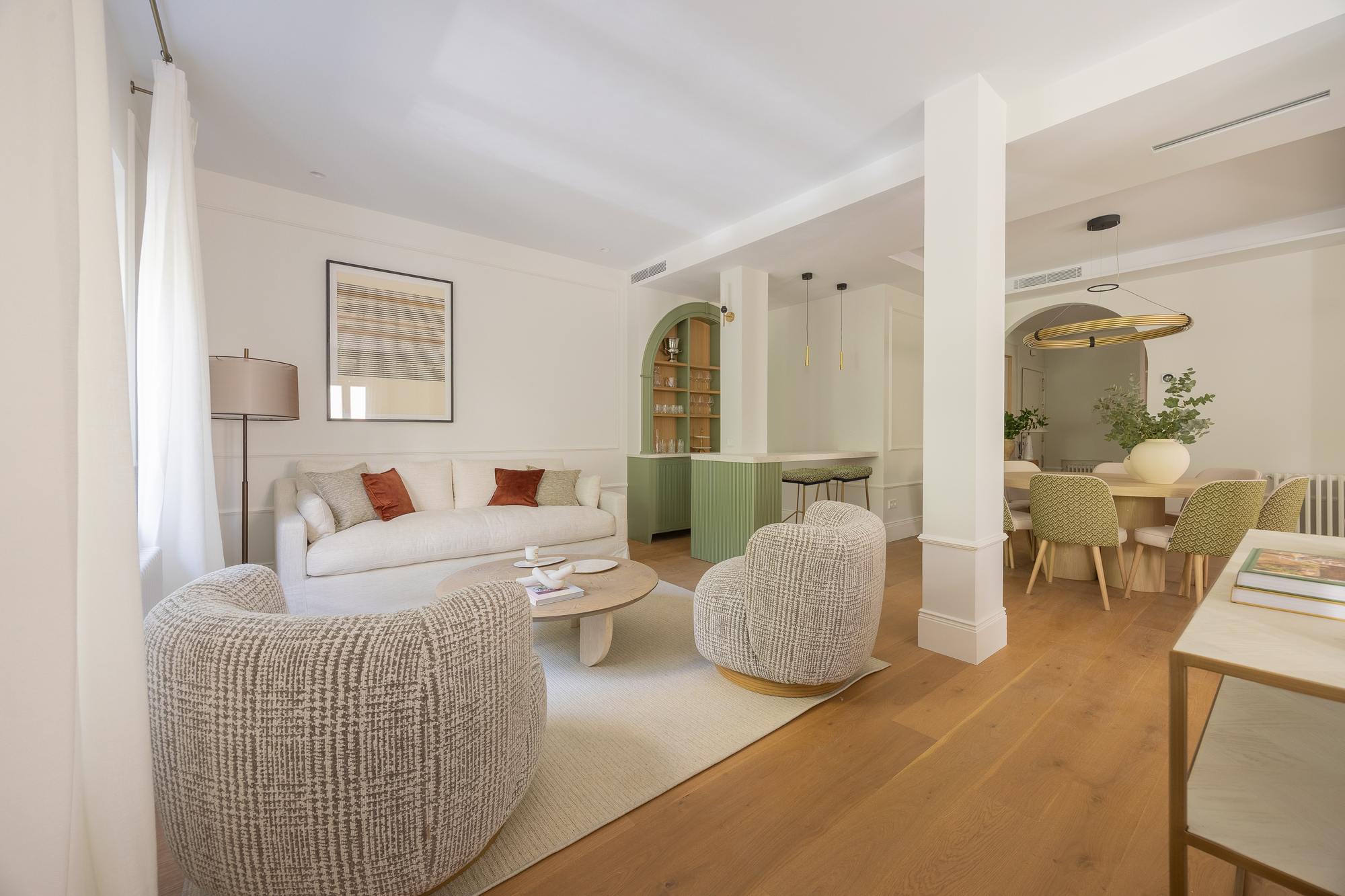 living - Piso de 213m² en venta en Recoletos, Madrid - gallery thumbnail - 1