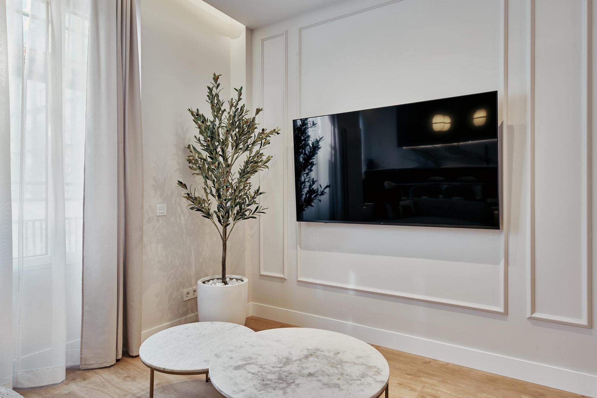 living - 115m² apartment for sale in Lista, Madrid - gallery thumbnail - 3