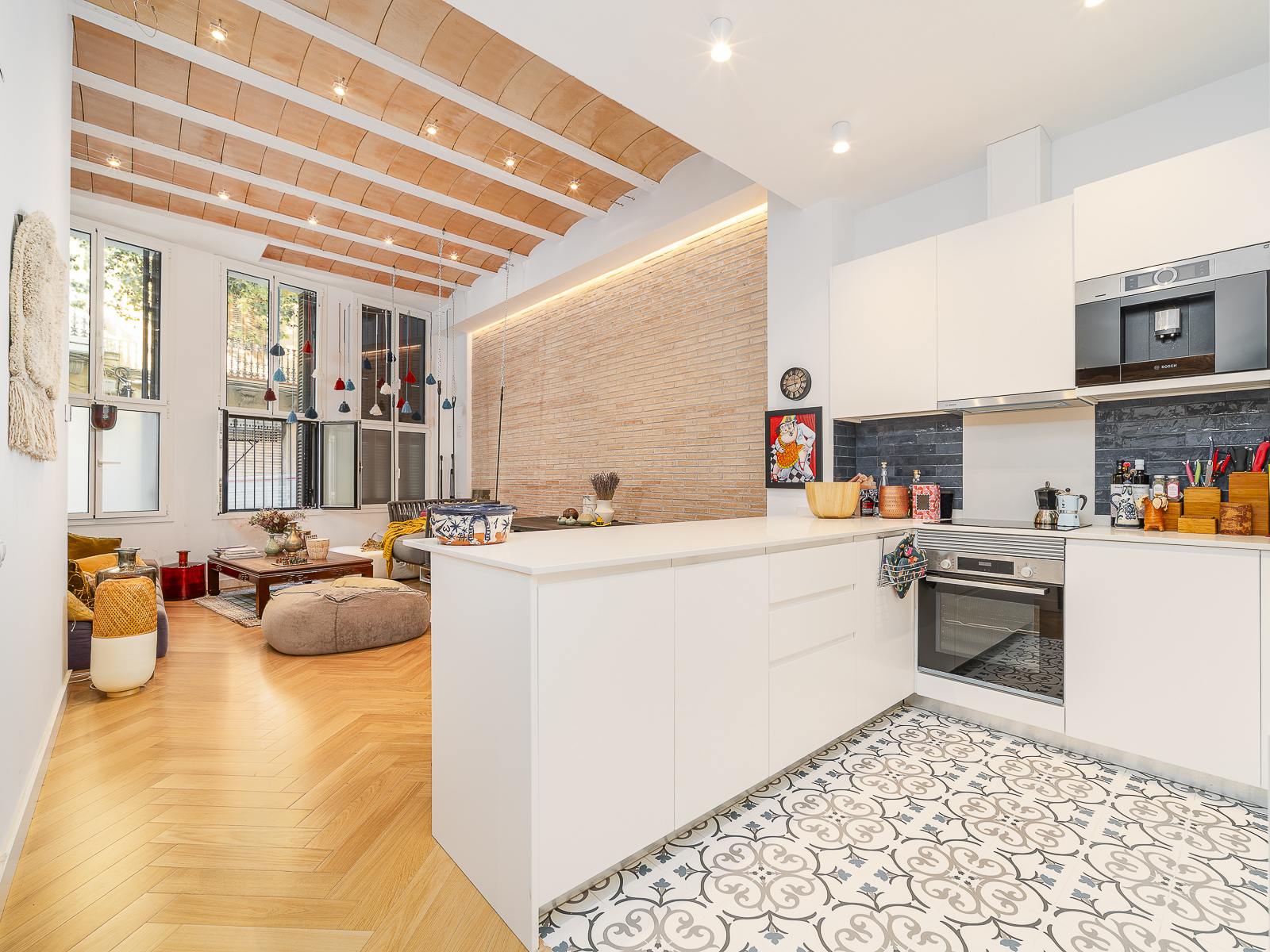 living - Piso de 70m² con 27m² de jardín en venta en Poble Sec - gallery thumbnail - 2