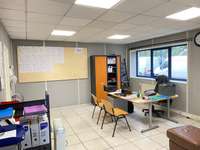 logistics - Activités / Bureaux À Louer - gallery thumbnail - 9