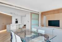 living - Ático de 91m² con 18m² terraza en venta en Eixample Derecho - gallery thumbnail - 10