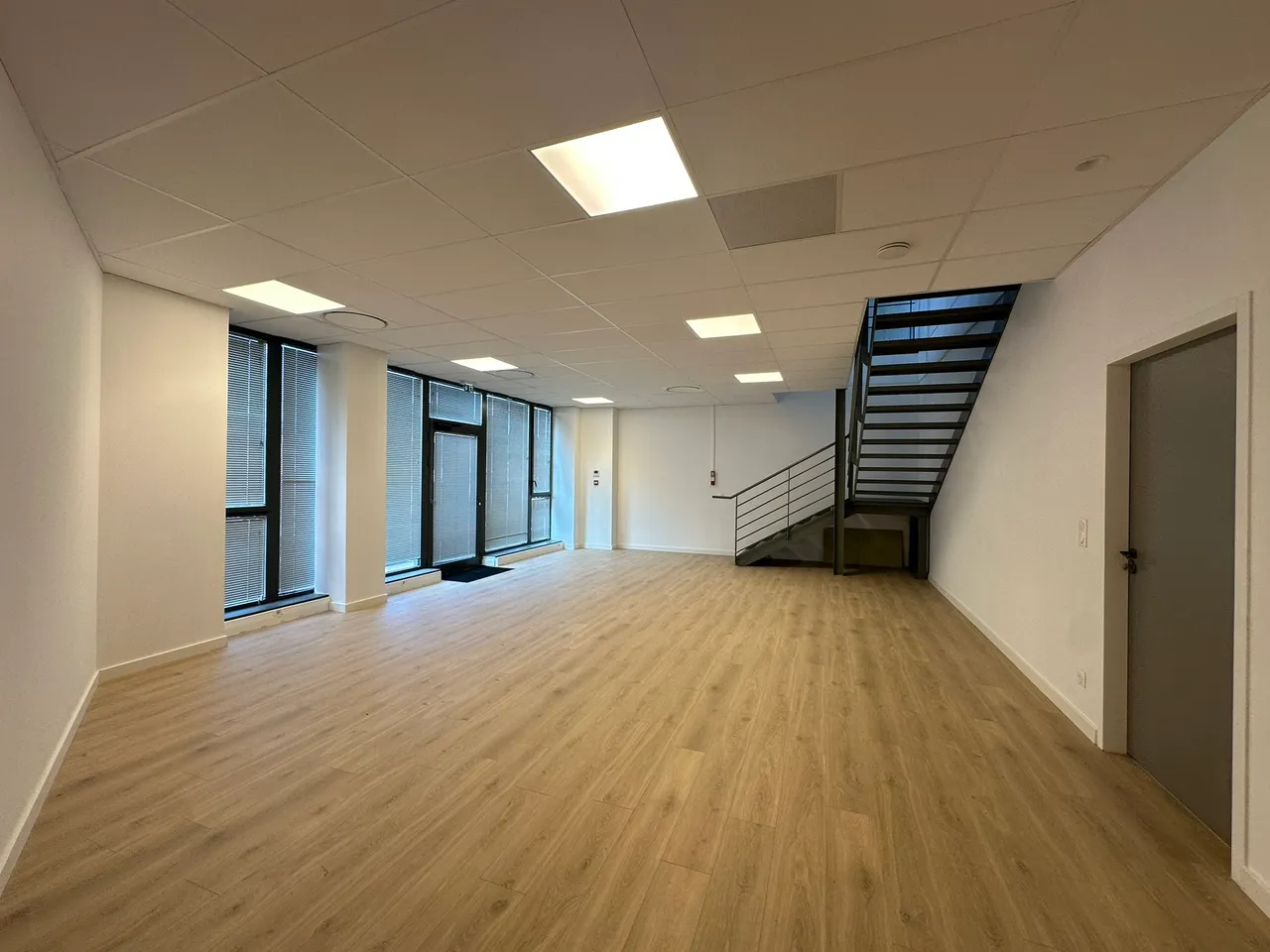 logistics - Activity Facility For Rent - For Sale - gallery - 6