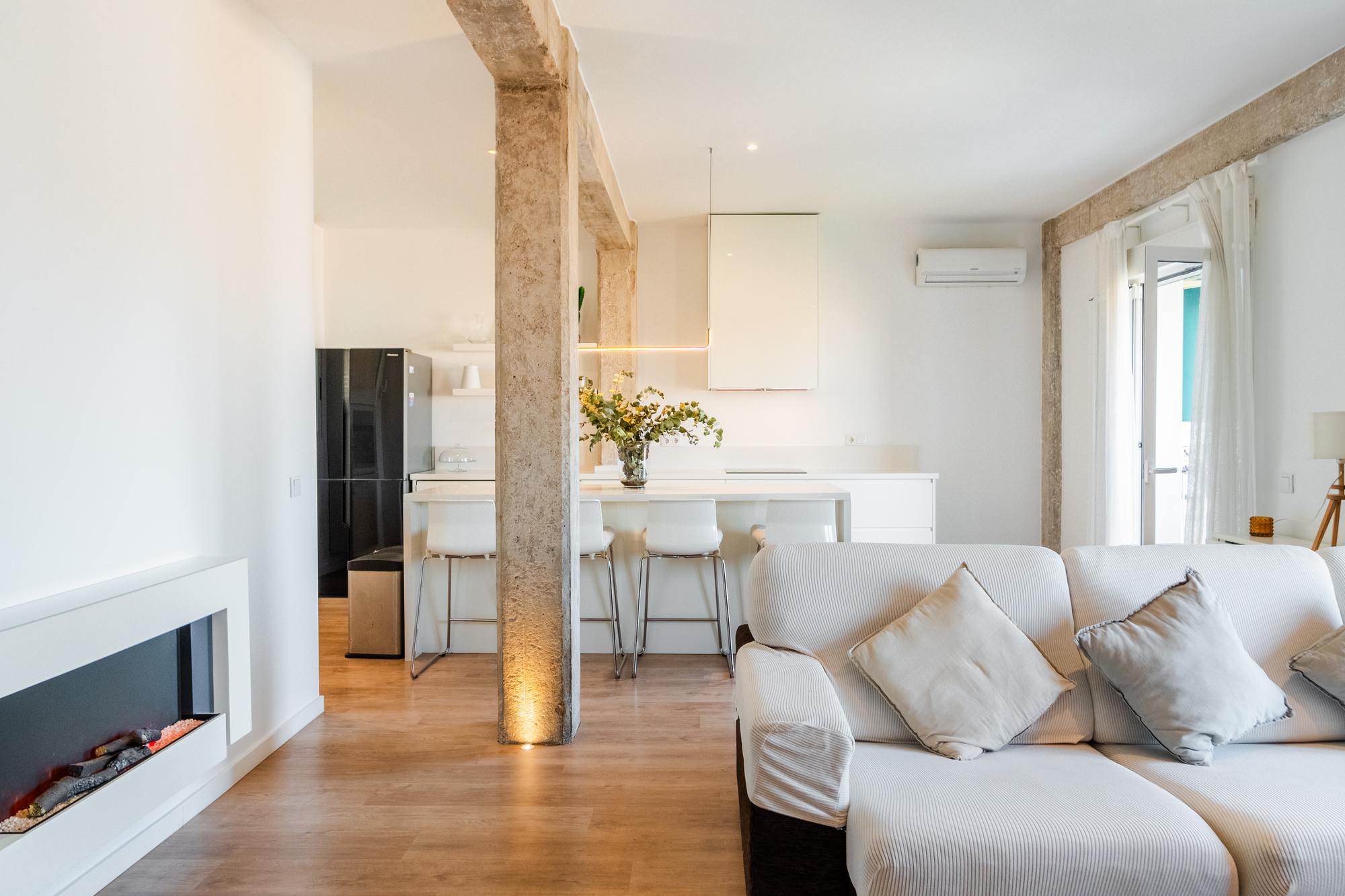 living - Piso de 101m² en alquiler en Playa Malvarrosa/Cabanyal - gallery thumbnail - 4