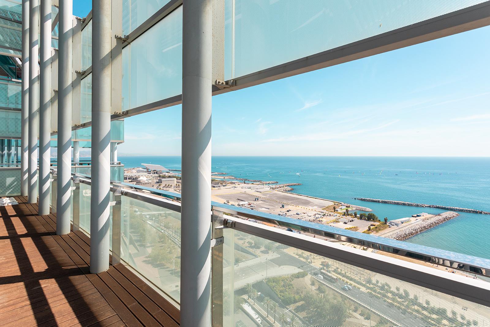 living - Ático de 163m² con 108m² terraza en alquiler en Diagonal Mar - gallery thumbnail - 5