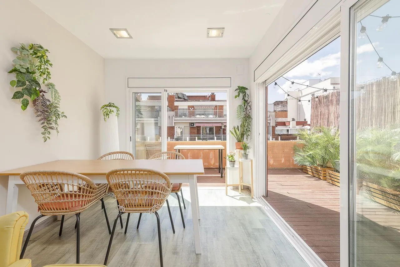 living - Ático de 90m² con 20m² terraza en venta en Sant Antoni - gallery - 2