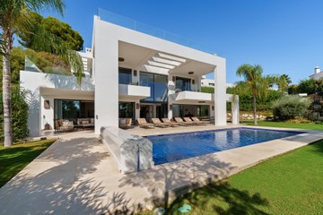 living - 493m² house / villa with 204m² terrace for sale in Nueva Andalucía - featured