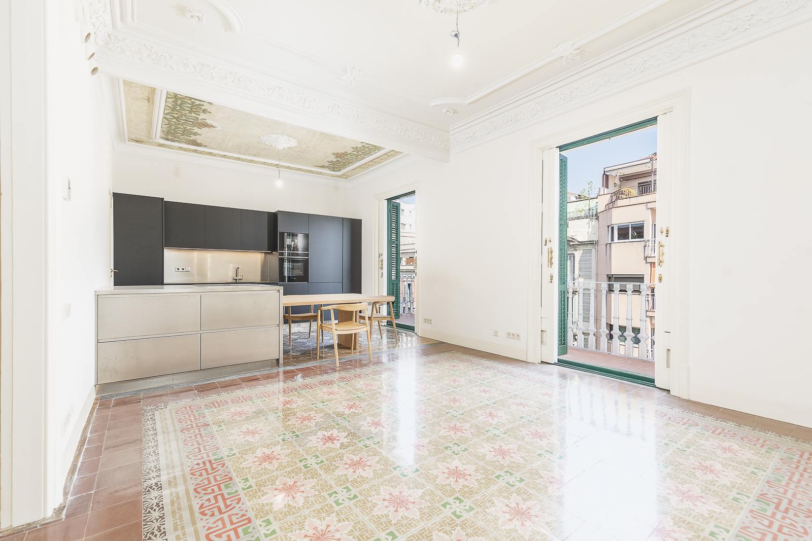 living - Piso de 110m² en venta en Eixample Derecho, Barcelona - gallery thumbnail - 3