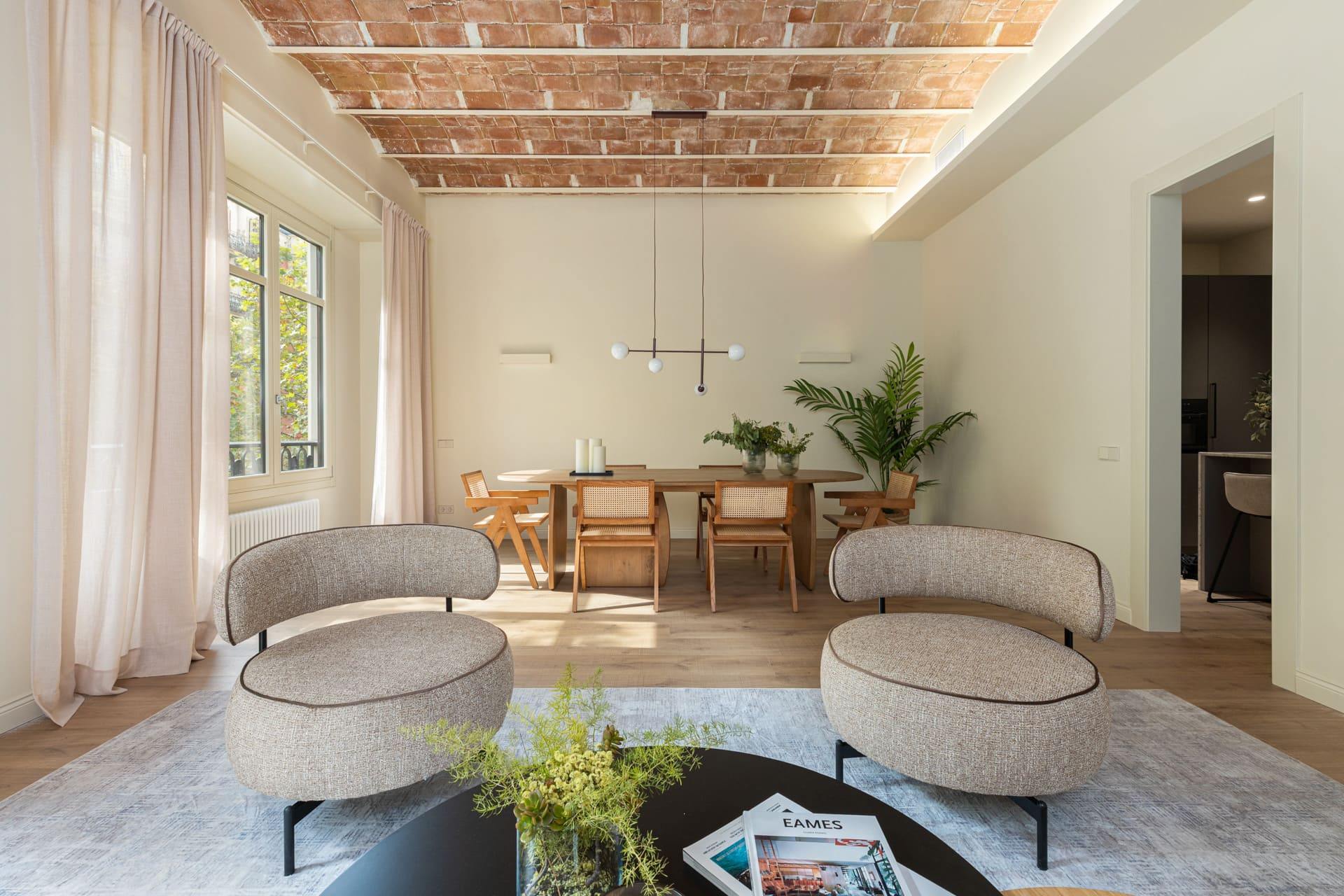 living - Piso de 198m² en venta en Eixample Izquierdo, Barcelona - gallery thumbnail - 1
