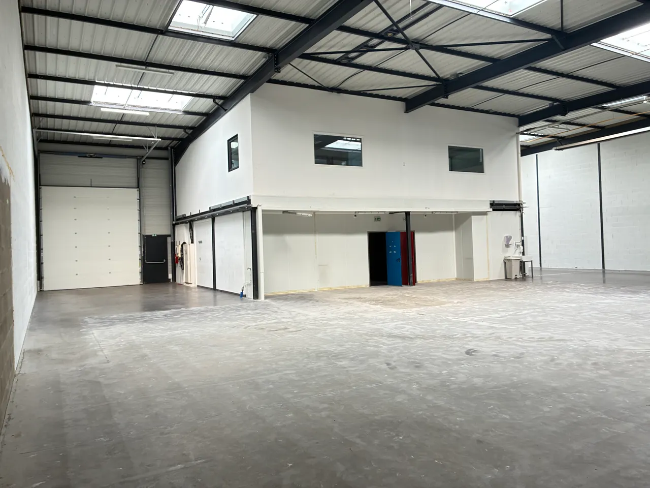 logistics - Activités / Bureaux À Louer - À Vendre - gallery - 5