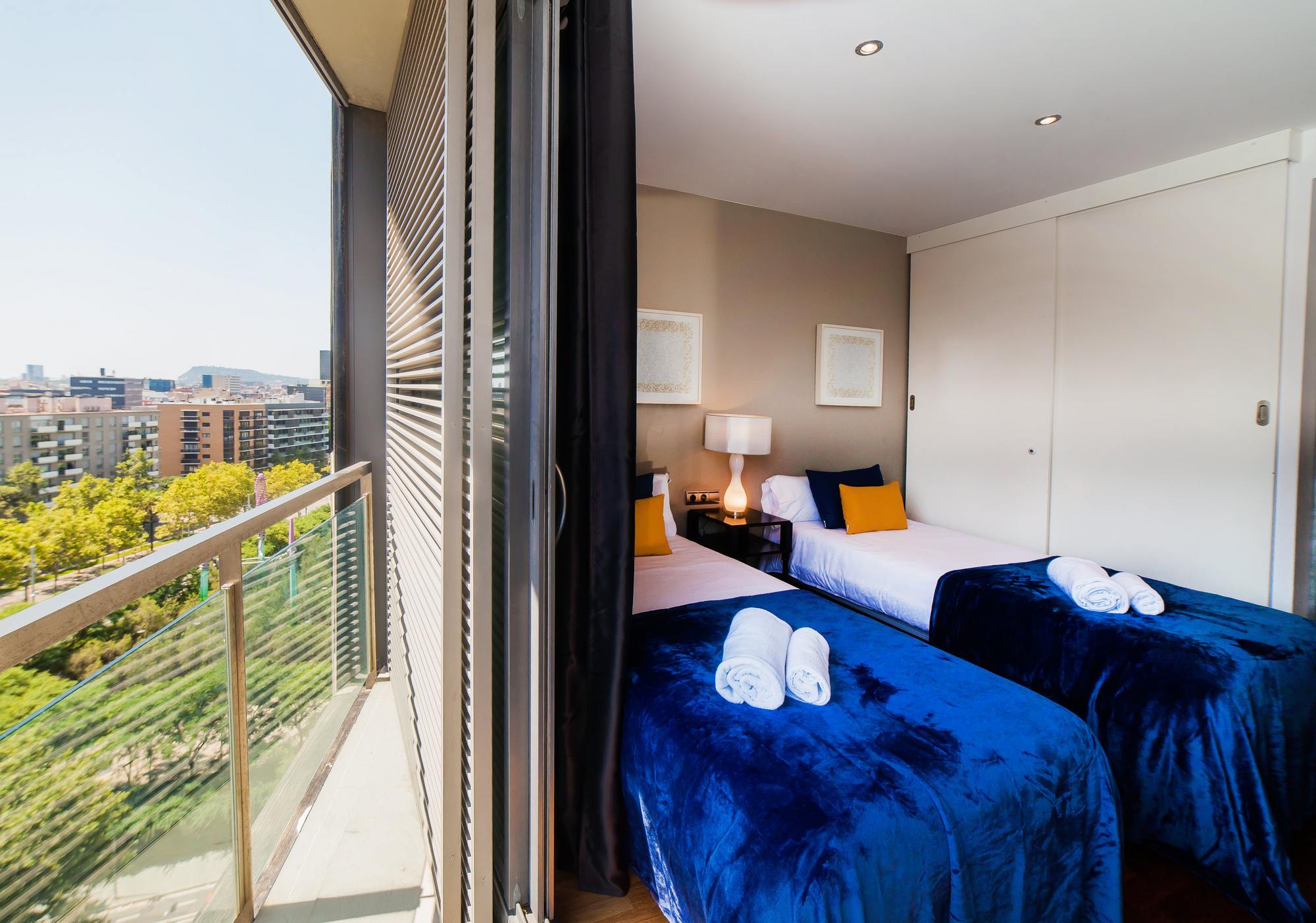 living - Ático de 125m² en venta en Diagonal Mar, Barcelona - gallery - 9