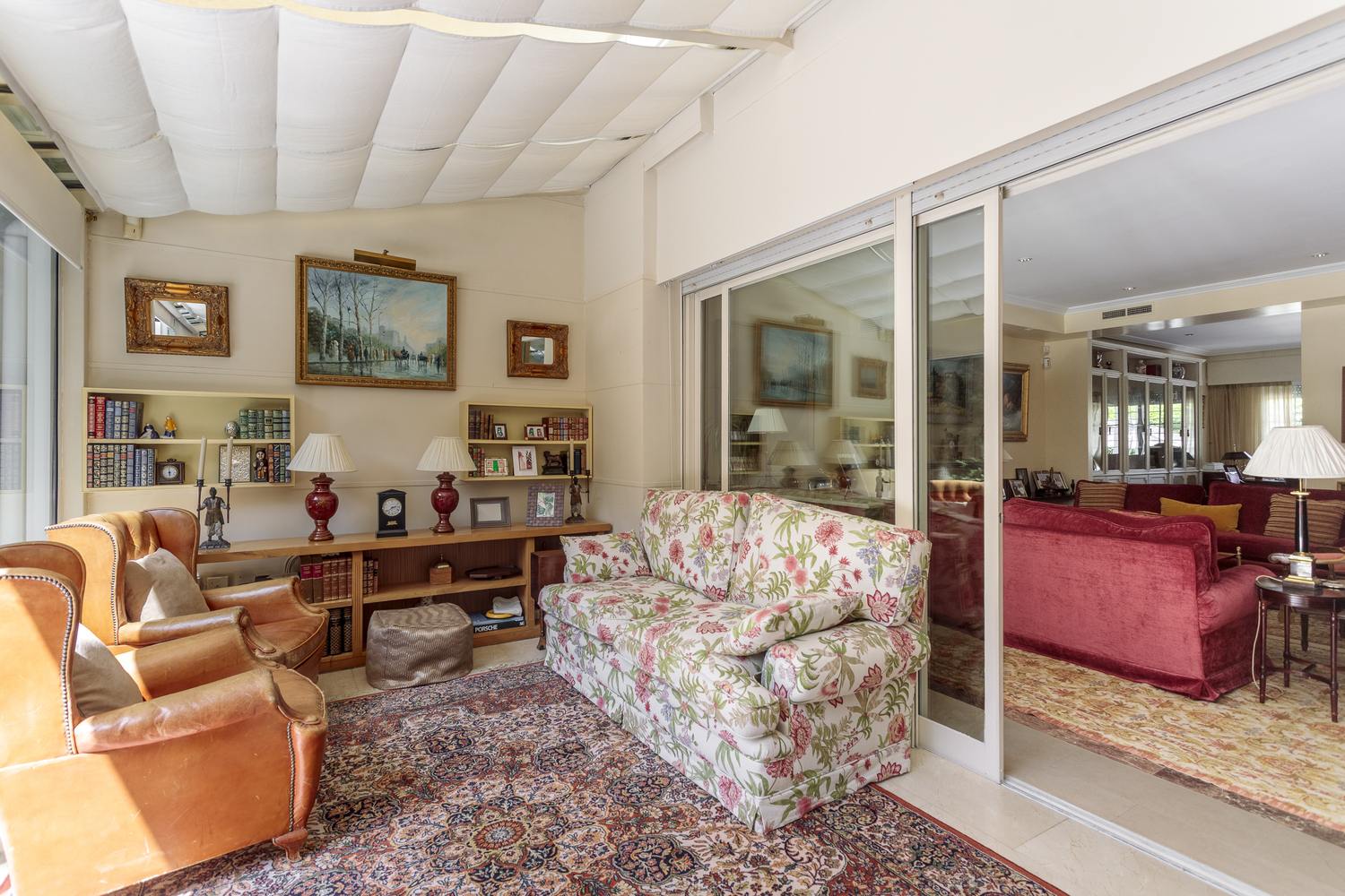 living - 342m² house / villa for sale in Conde de Orgaz and Piovera - gallery thumbnail - 9