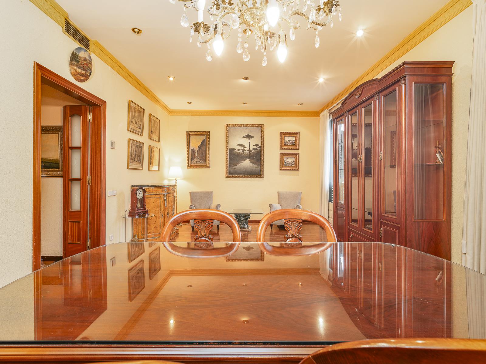 living - Piso de 114m² en venta en Eixample Izquierdo, Barcelona - featured