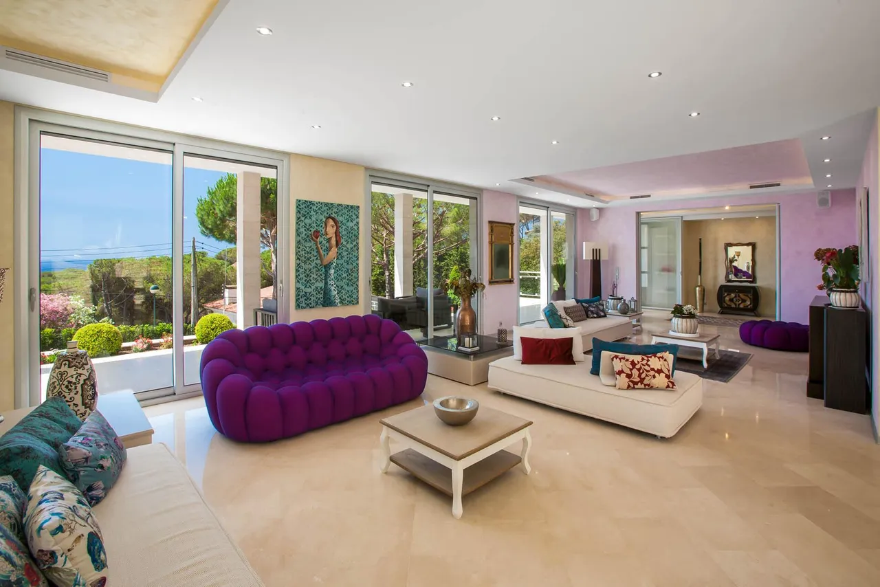 living - 786m² house / villa for sale in Cabrils, Barcelona - gallery - 10