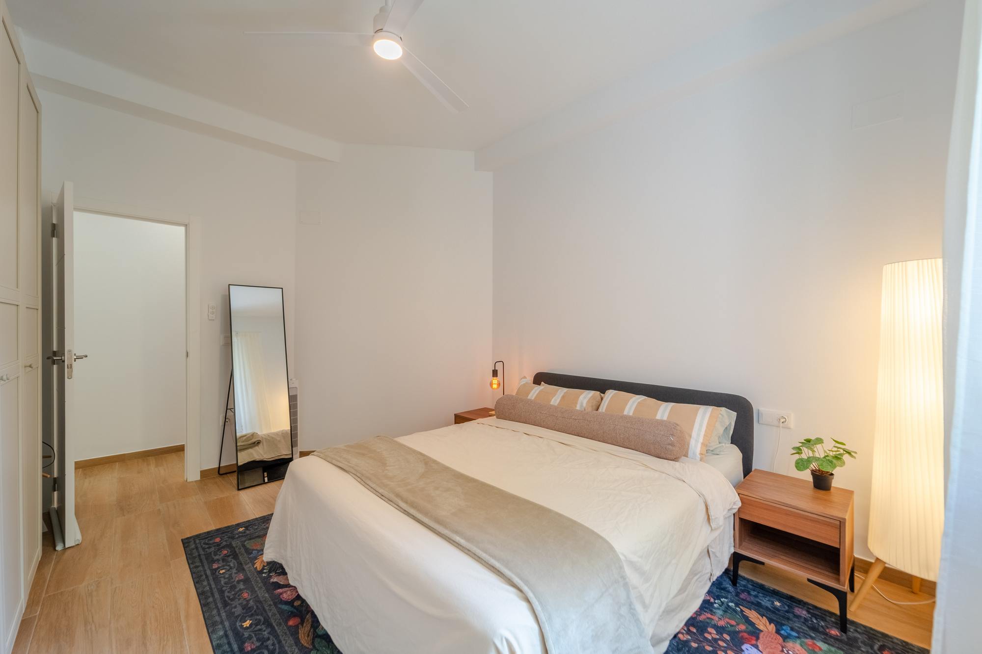 living - Piso de 71m² en alquiler en Gran Vía, Valencia - gallery thumbnail - 9