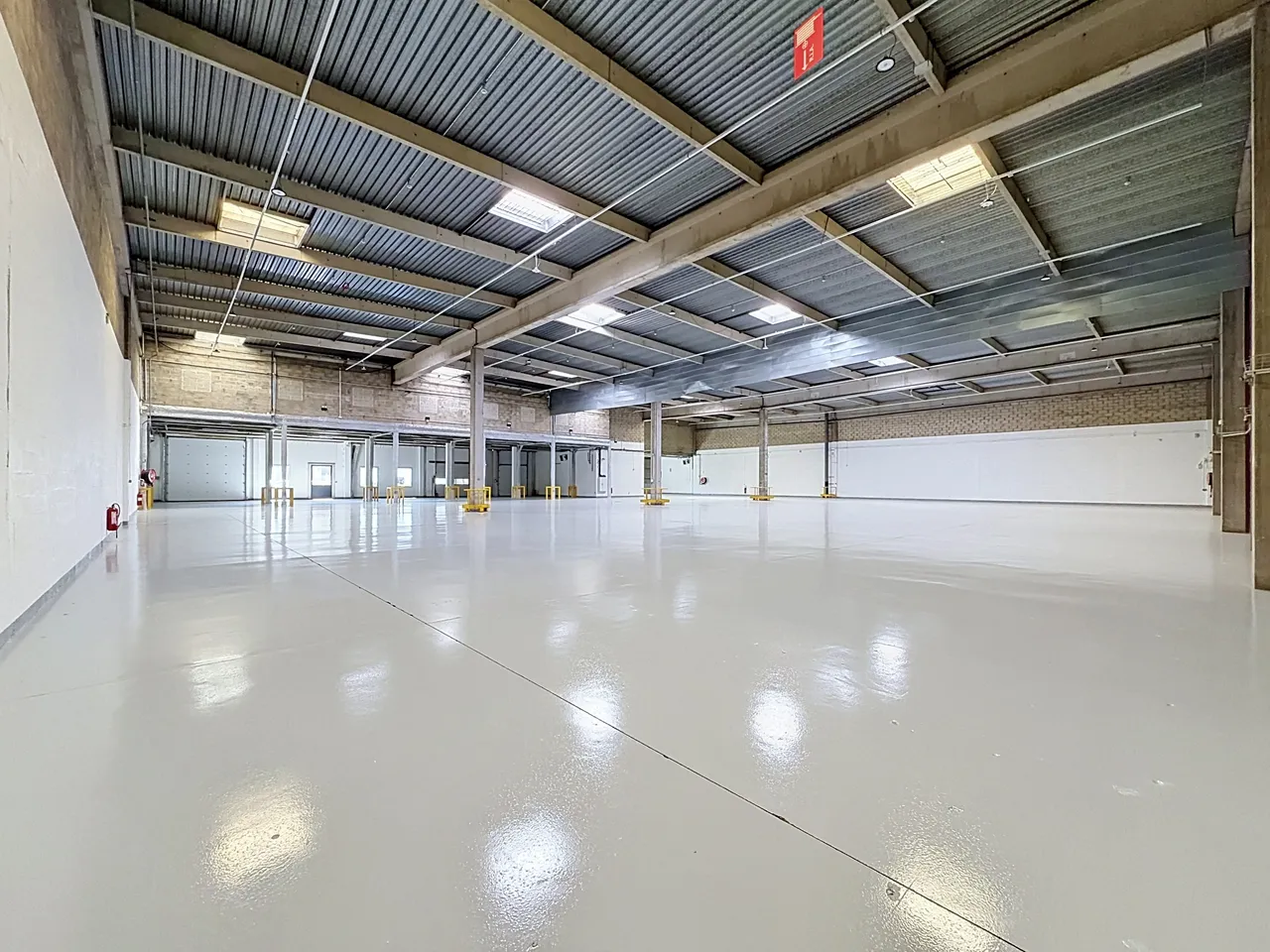 logistics - Warehouse / Offices For Rent - gallery - 6