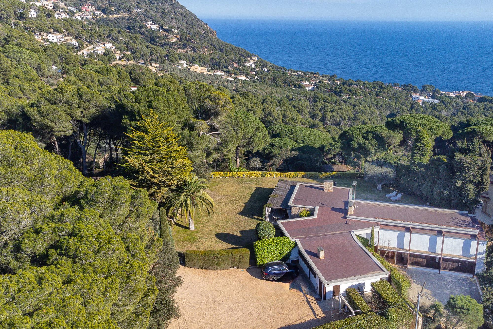 living - Casa / villa de 733m² en venta en Aiguablava, Costa Brava - gallery thumbnail - 3