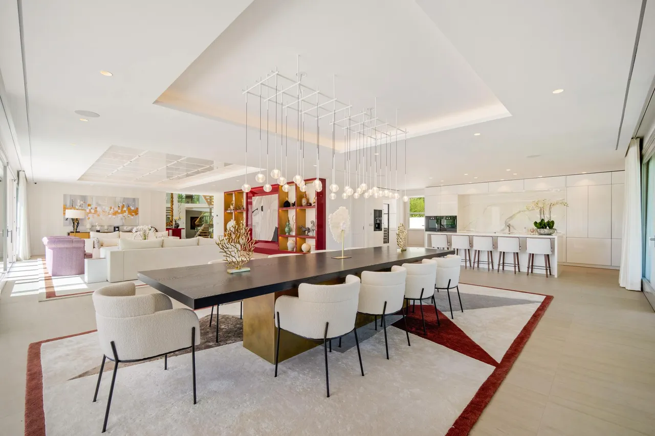 living - Casa / villa de 1,411m² con 761m² terraza en venta en Nueva Andalucía - gallery - 8