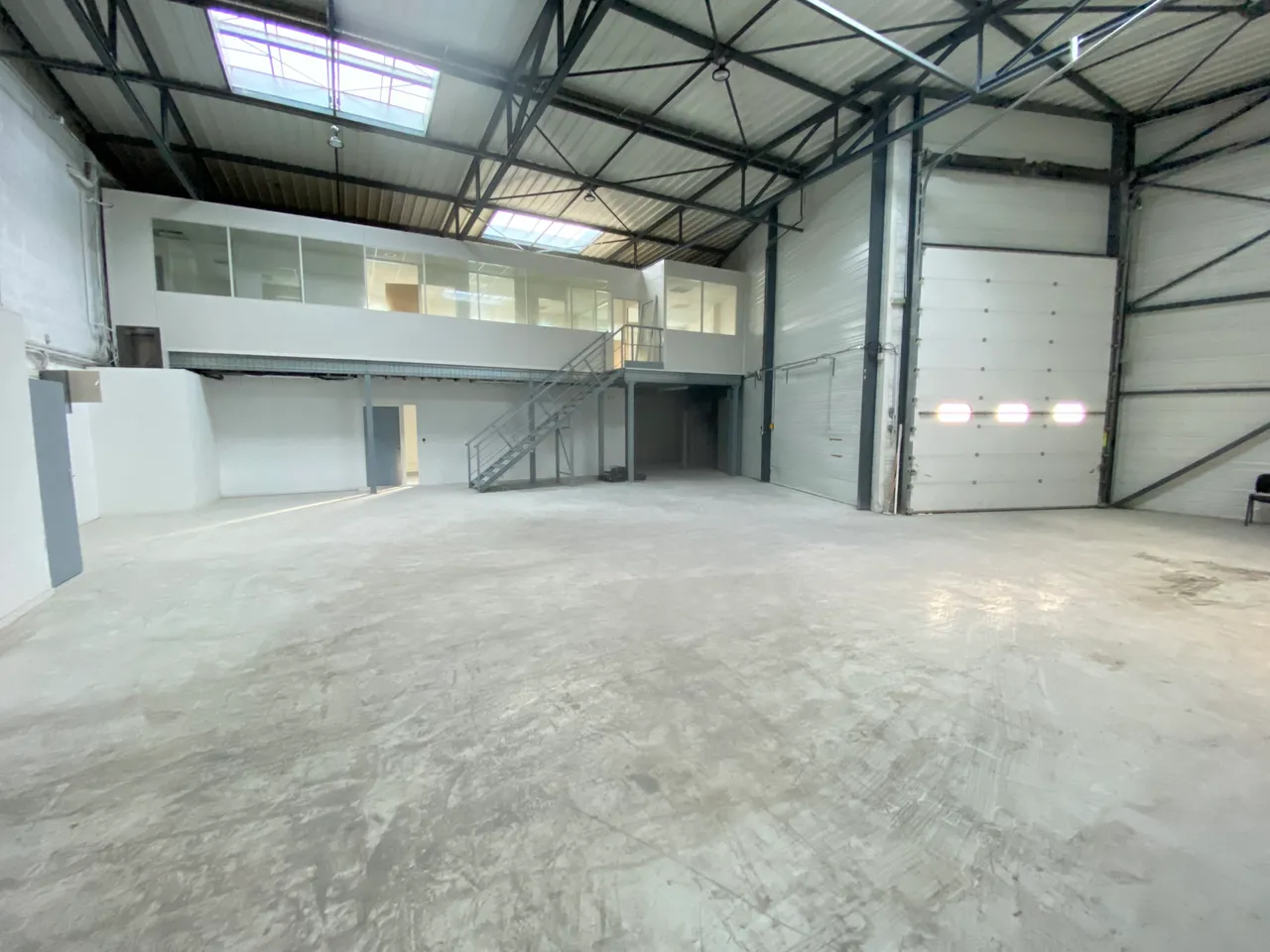 logistics - Light Industrial Premises / Offices For Rent - gallery - 6