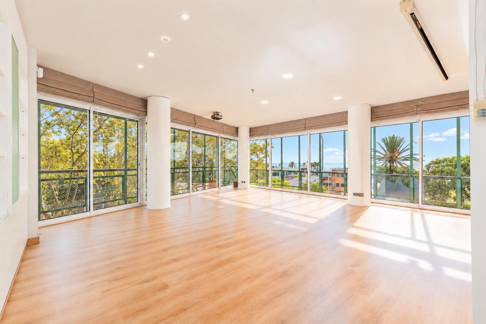 living - 150m² apartment for sale in Vila Olímpica, Barcelona - gallery thumbnail - 4