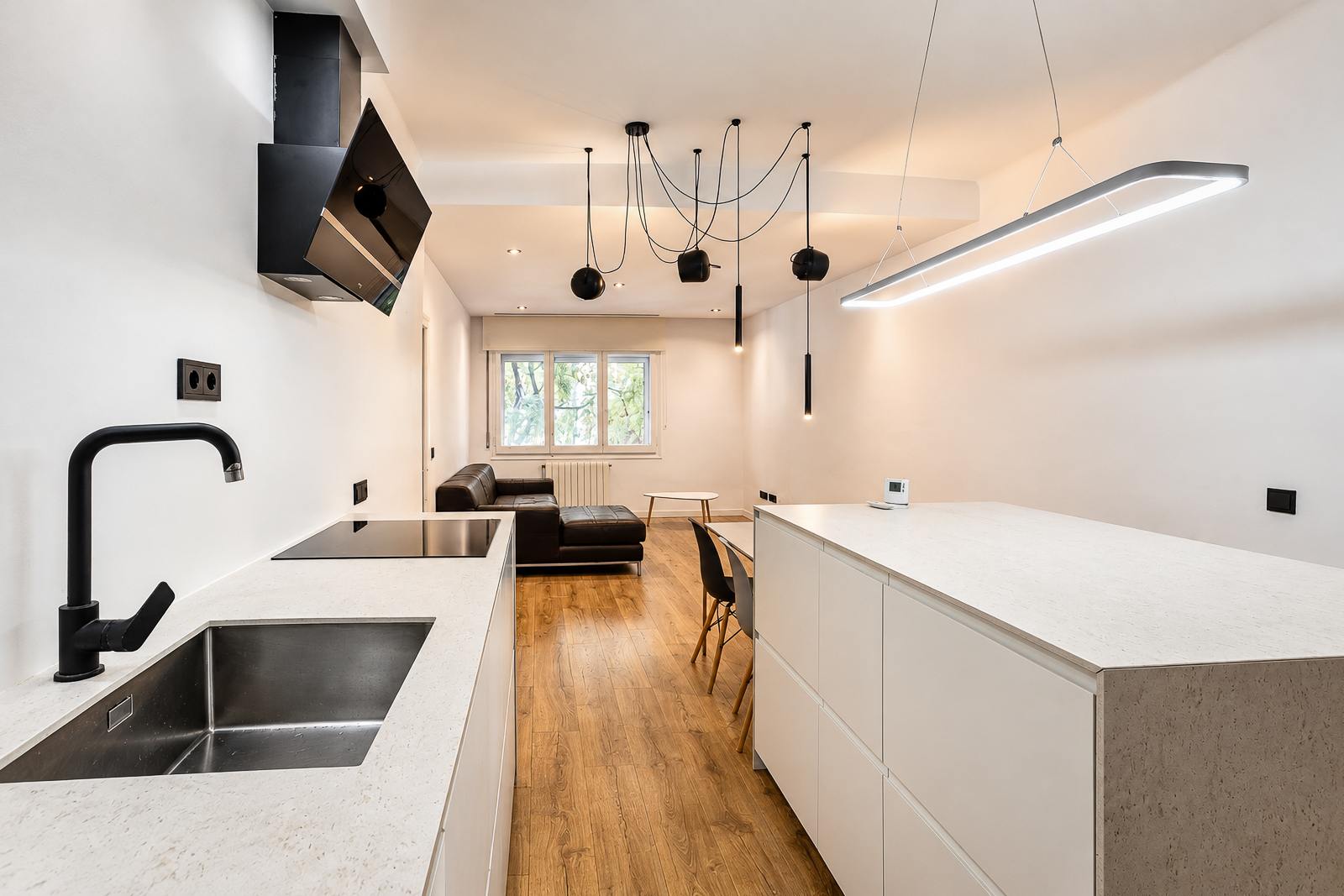 living - Piso de 123m² con 9m² terraza en venta en Eixample Derecho - gallery thumbnail - 2