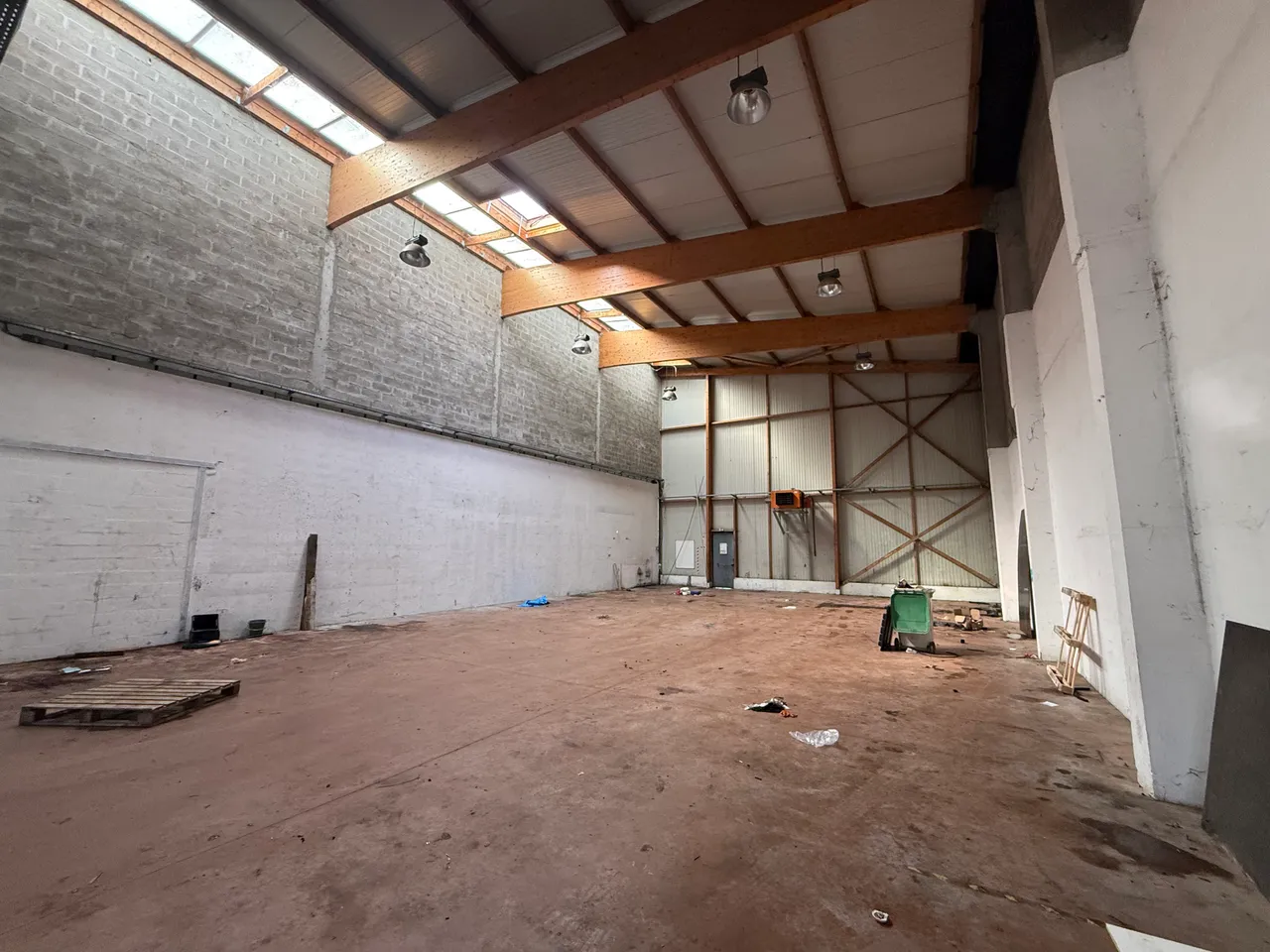 logistics - Light Industrial Premises / Offices For Sale - gallery - 2