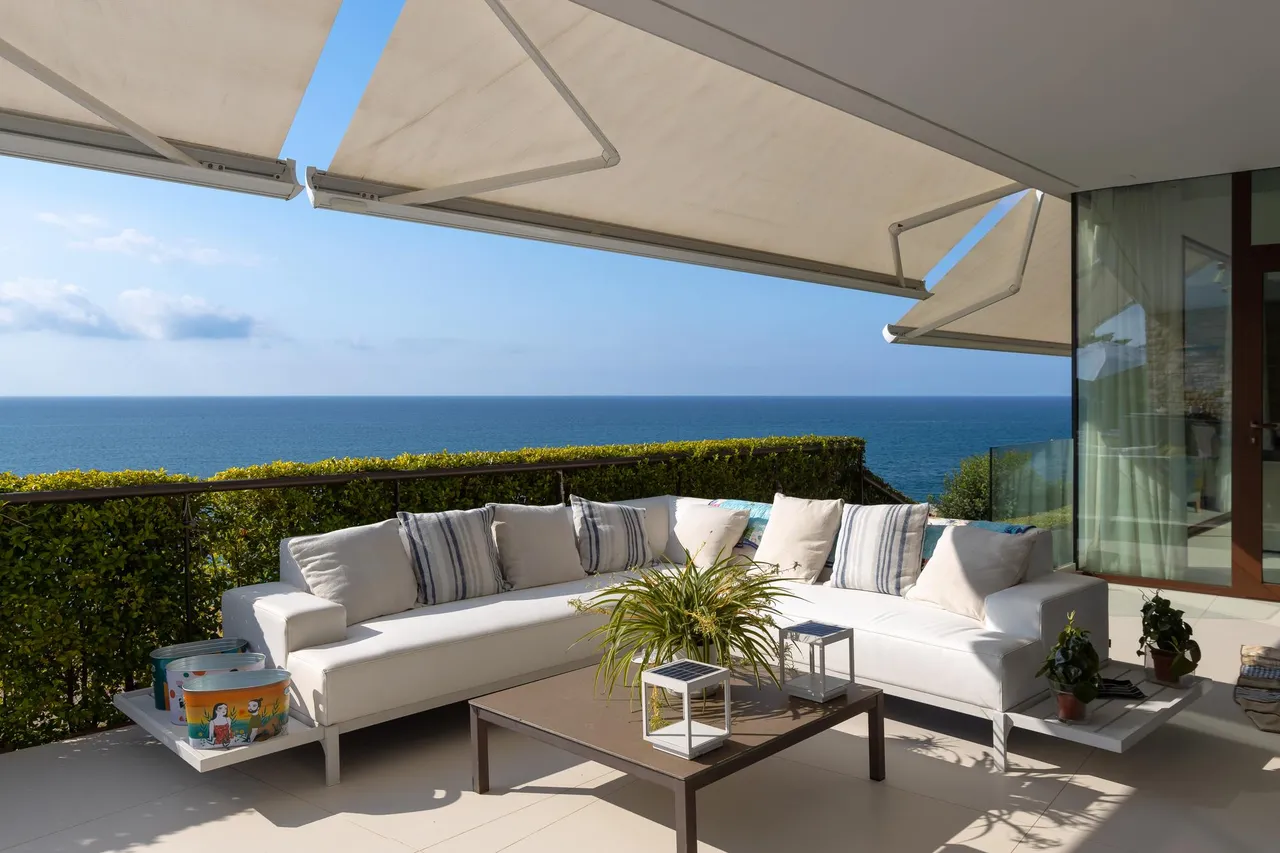 living - 375m² house / villa for sale in Sant Pol de Mar, Barcelona - gallery - 6