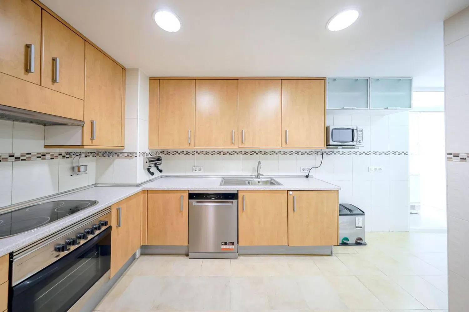 living - Piso de 141m² en venta en Sanchinarro, Madrid - gallery thumbnail - 3