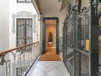 living - Piso de 218m² en venta en Eixample Derecho, Barcelona - gallery thumbnail - 5
