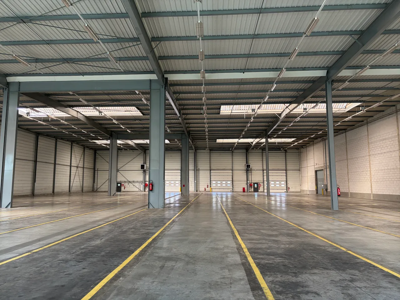 logistics - Warehouse / Offices For Rent - gallery - 4