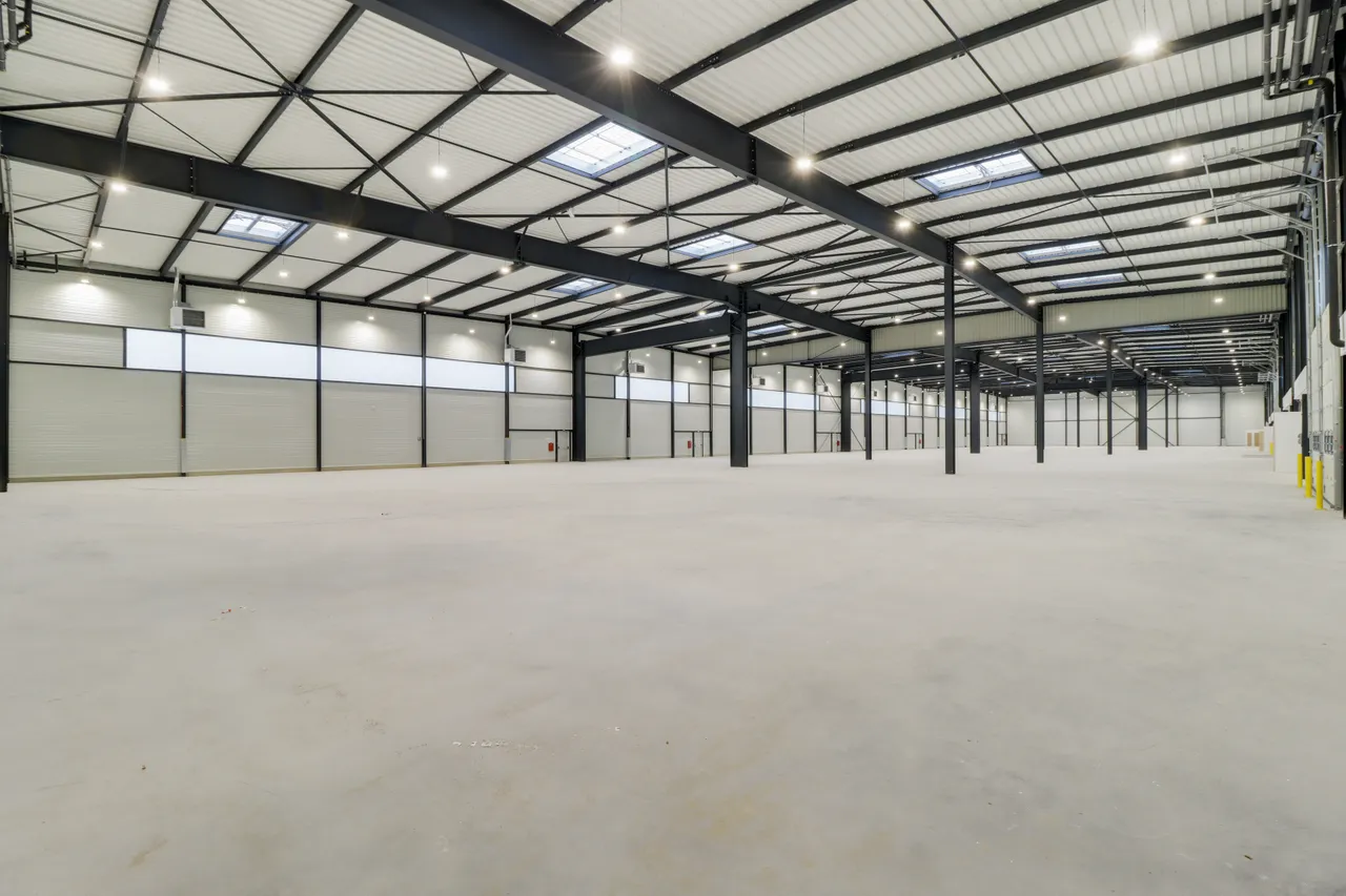 logistics - Light Industrial Premises / Offices For Rent - gallery - 8