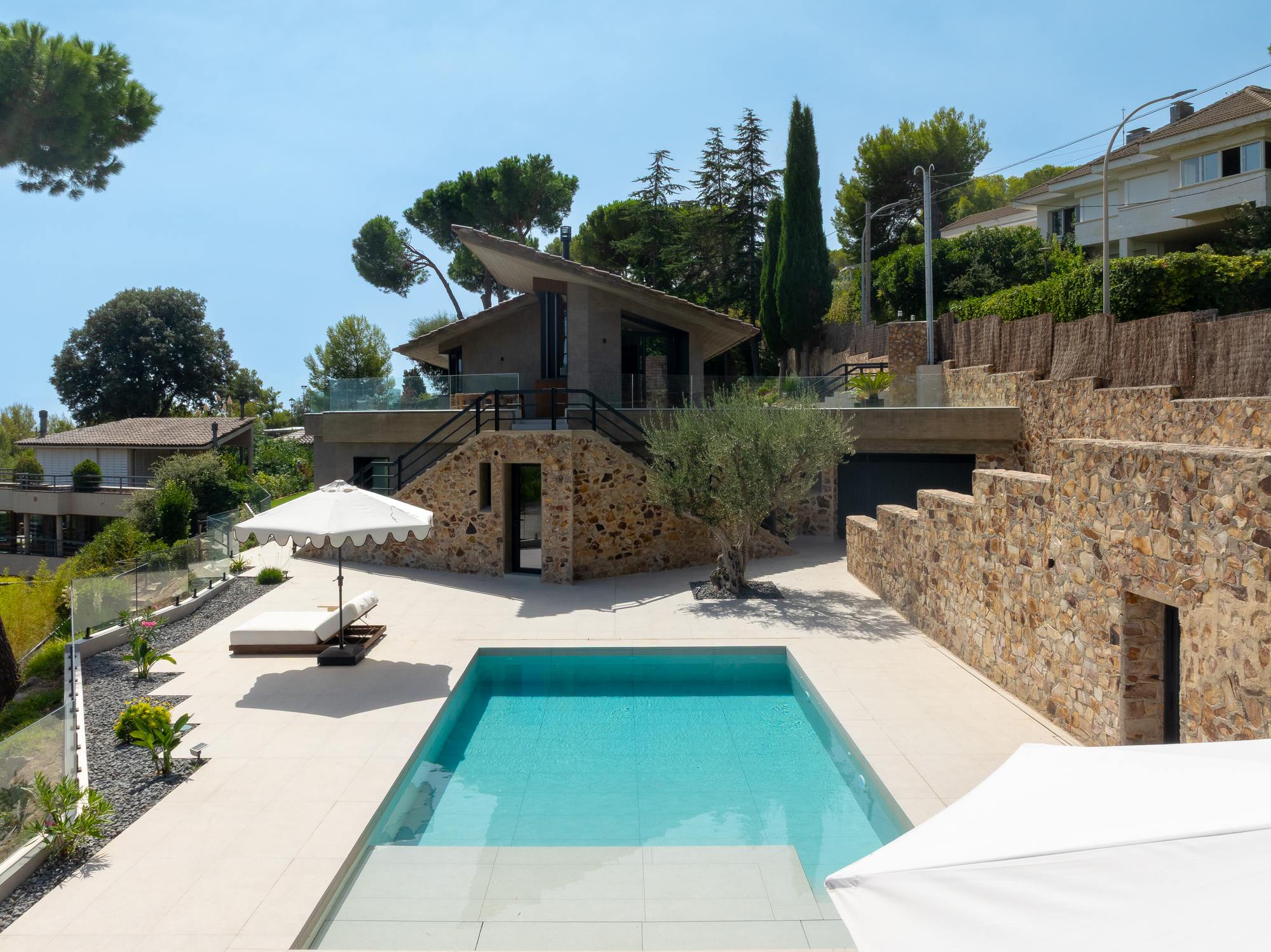living - Casa / villa de 525m² en venta en Premià de Dalt, Barcelona - gallery thumbnail - 4