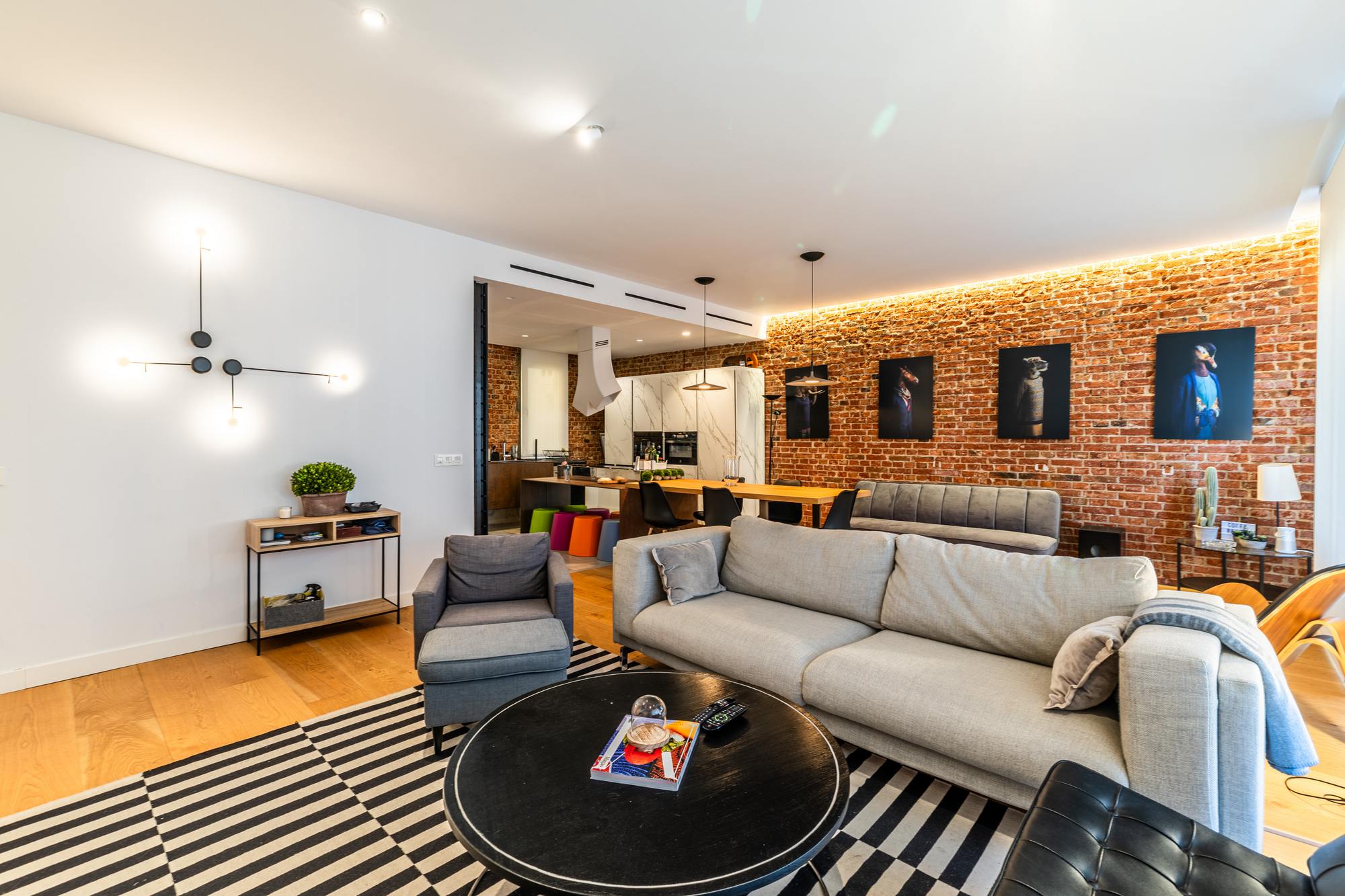 living - Piso de 161m² en venta en Ríos Rosas, Madrid - gallery thumbnail - 1