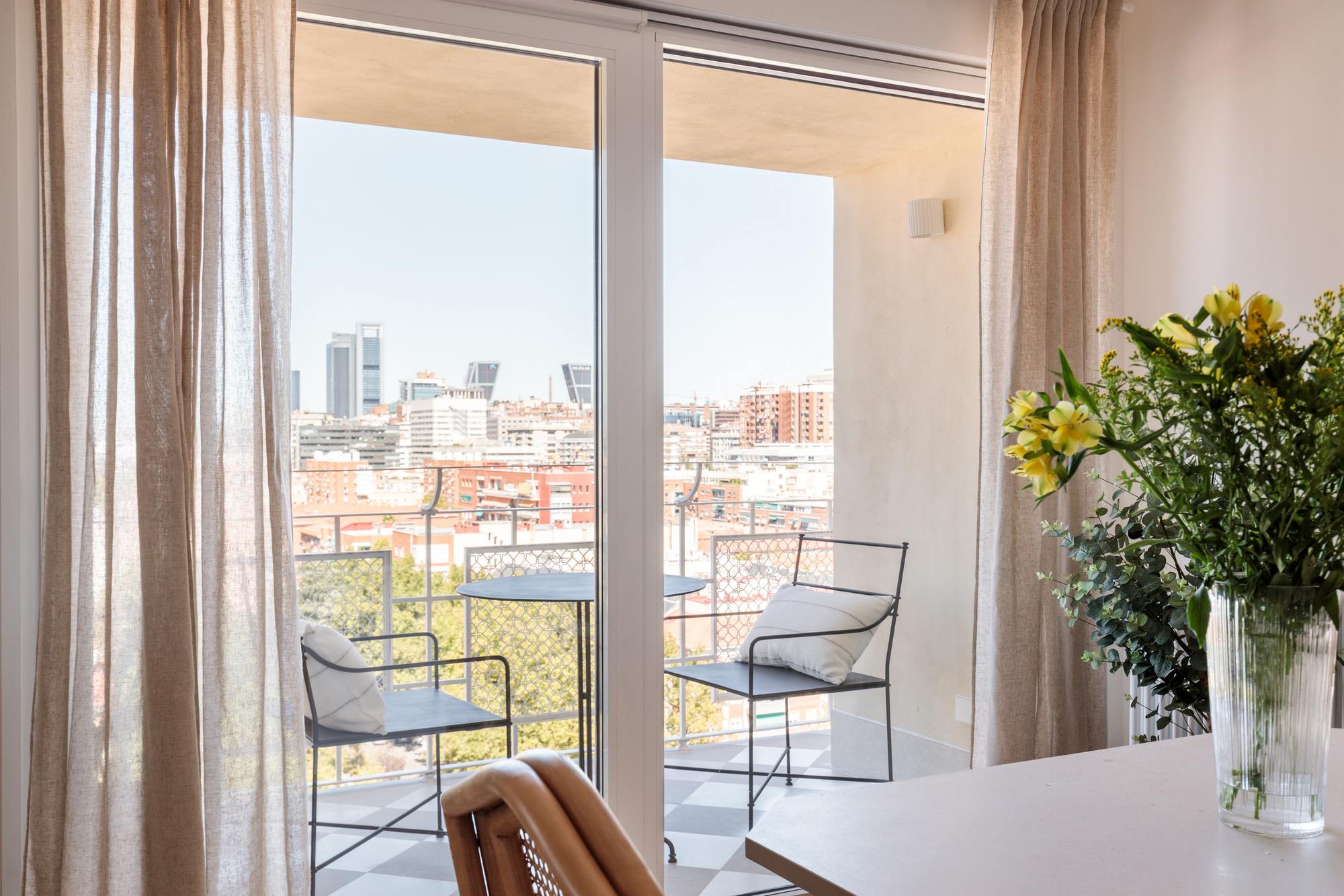 living - Piso de 162m² en venta en Cuatro Caminos, Madrid - gallery - 4
