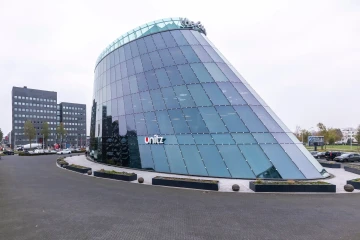 office - The Curve - Office - Dils - featured