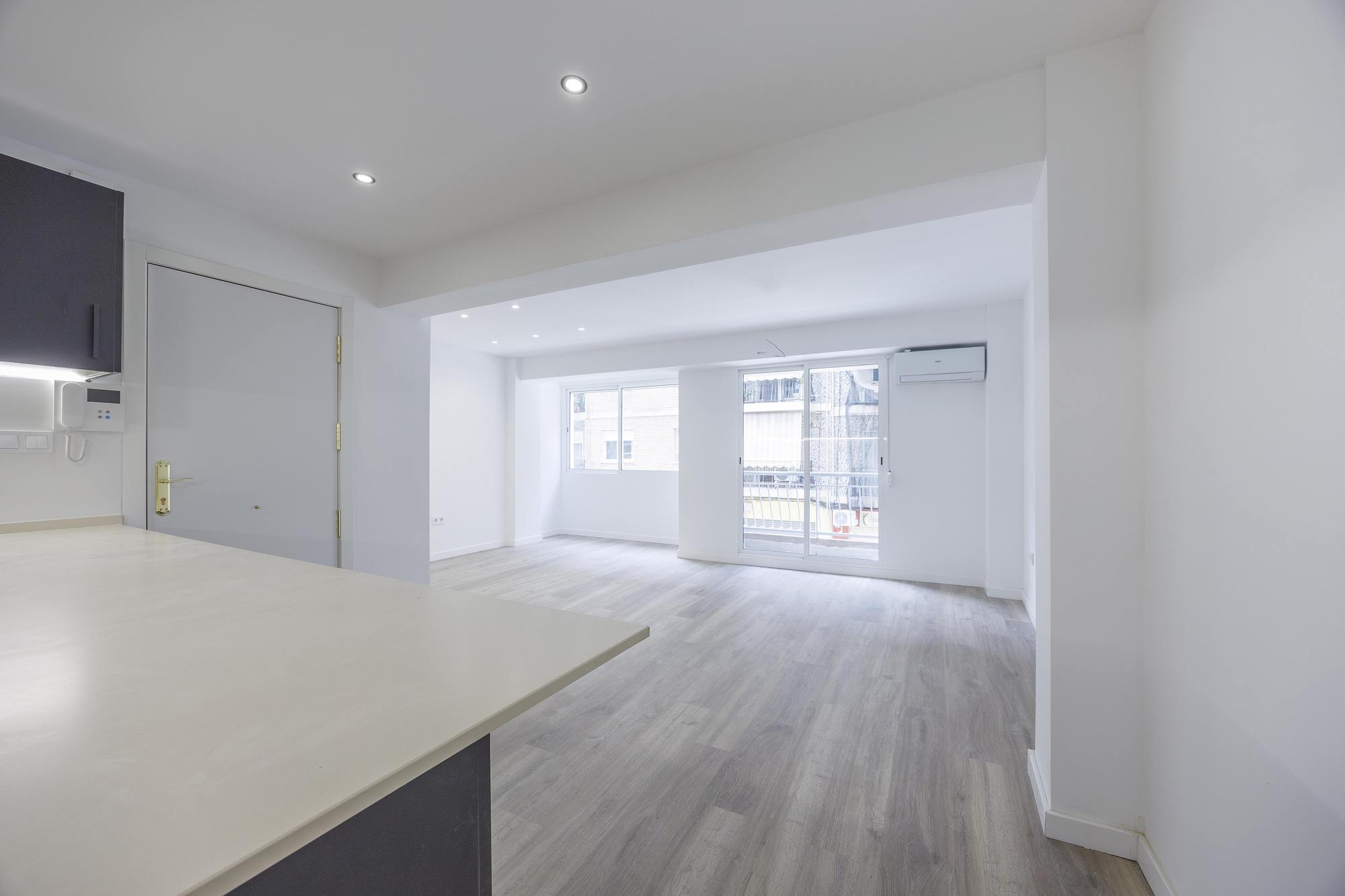 living - Piso de 95m² con 7m² terraza en alquiler en Palacio de Congresos - gallery thumbnail - 9