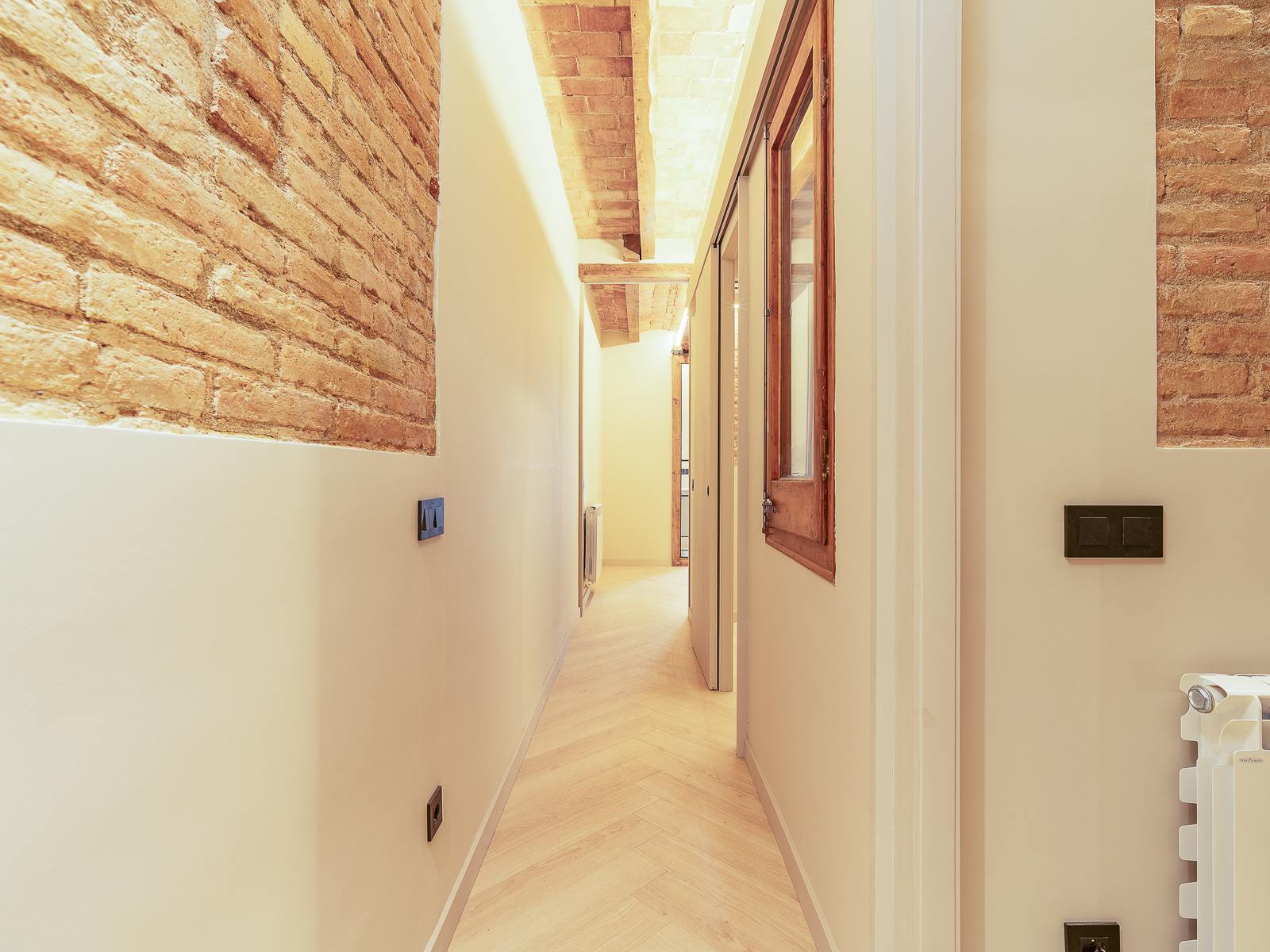 living - Piso de 67m² en venta en Poble Sec, Barcelona - gallery thumbnail - 10