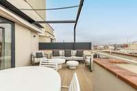 living - Ático de 50m² con 53m² terraza en venta en Eixample Izquierdo - gallery thumbnail - 1