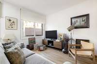 living - 66m² apartment for rent in Eixample Right, Barcelona - gallery thumbnail - 4