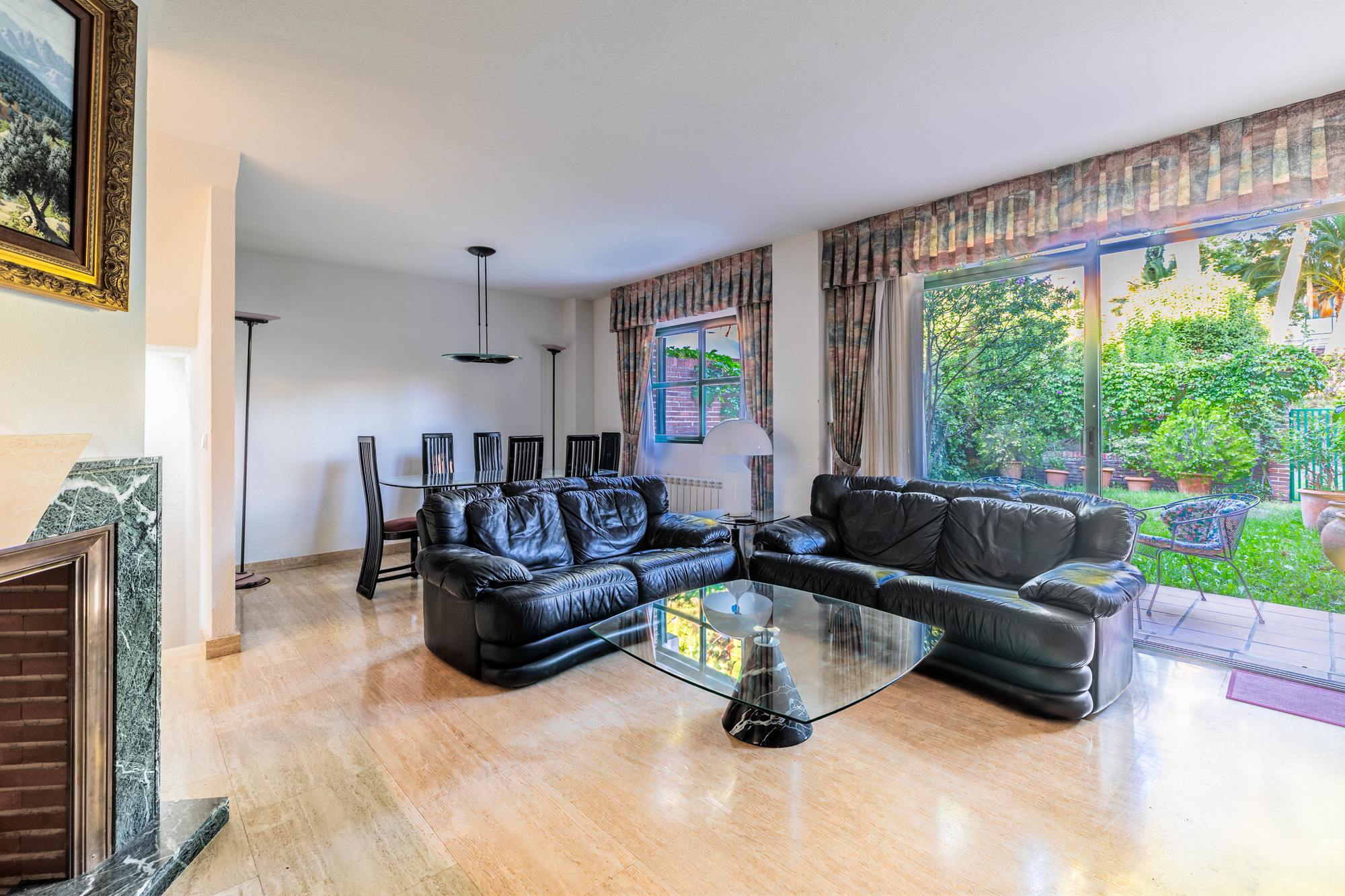 living - Casa rural de 279m² con 120m² de jardín en alquiler en Las Rozas - featured