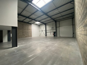 logistics - Light Industrial Premises / Offices For Rent - featured