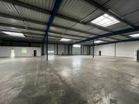 logistics - Activités / Bureaux À Louer - gallery thumbnail - 2