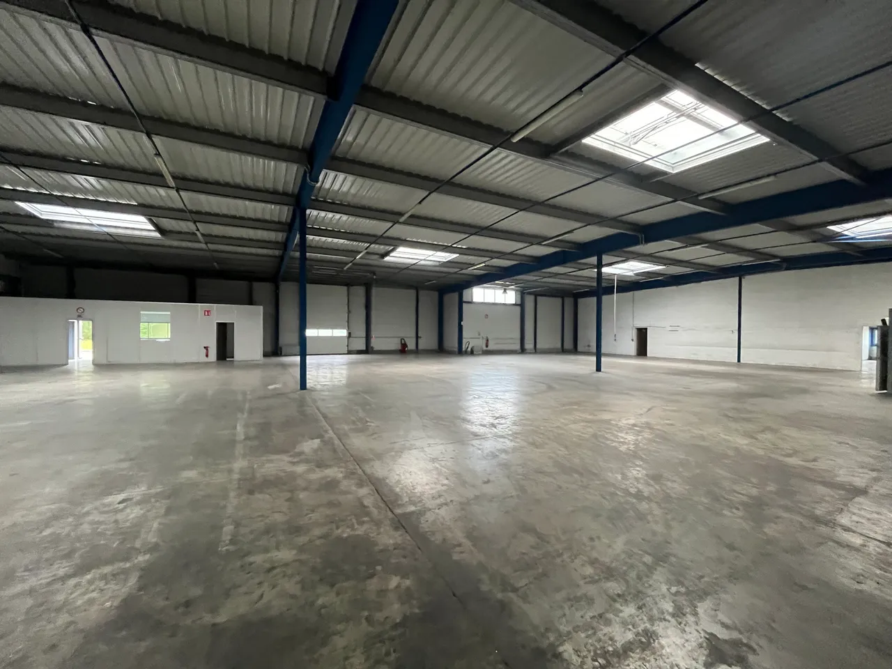 logistics - Light Industrial Premises / Offices For Rent - gallery - 2