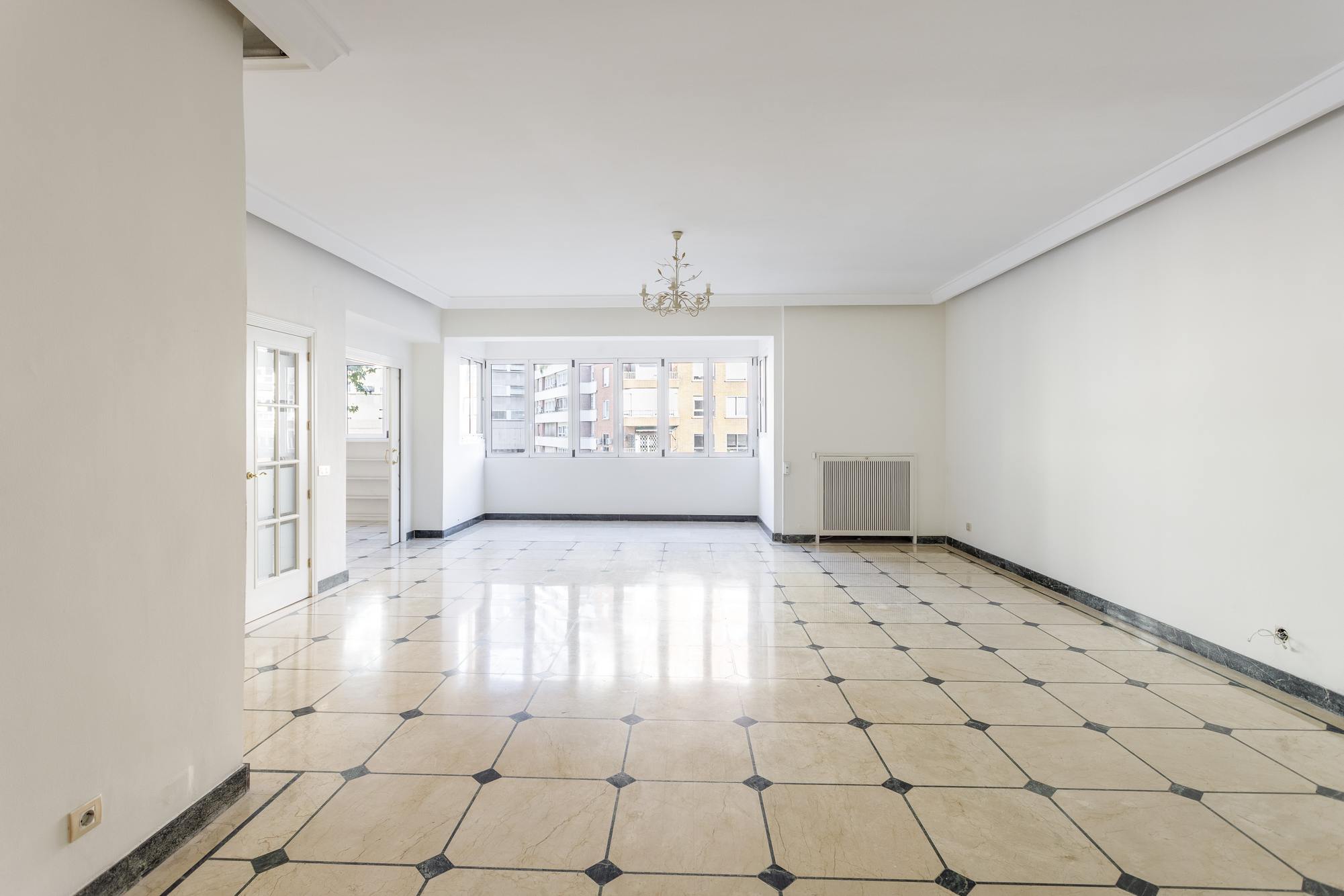 living - Piso de 287m² en alquiler en Guindalera, Madrid - gallery thumbnail - 1