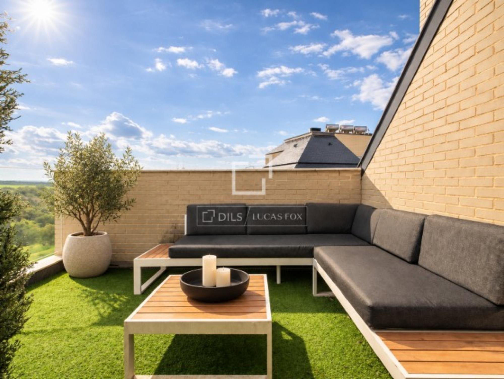 living - Piso de 238m² en venta en Las Rozas, Madrid - gallery thumbnail - 2