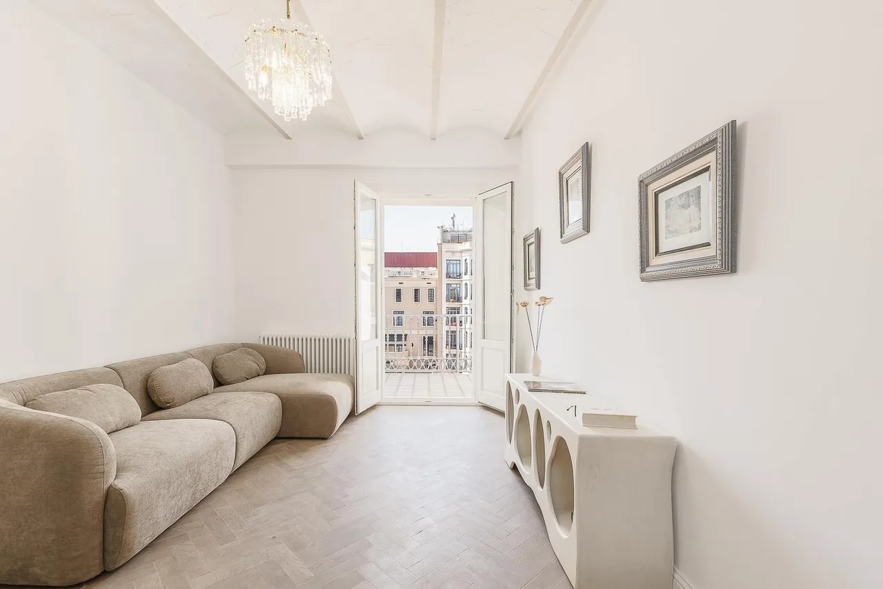 living - Piso de 119m² con 15m² terraza en venta en Eixample Derecho - gallery - 3